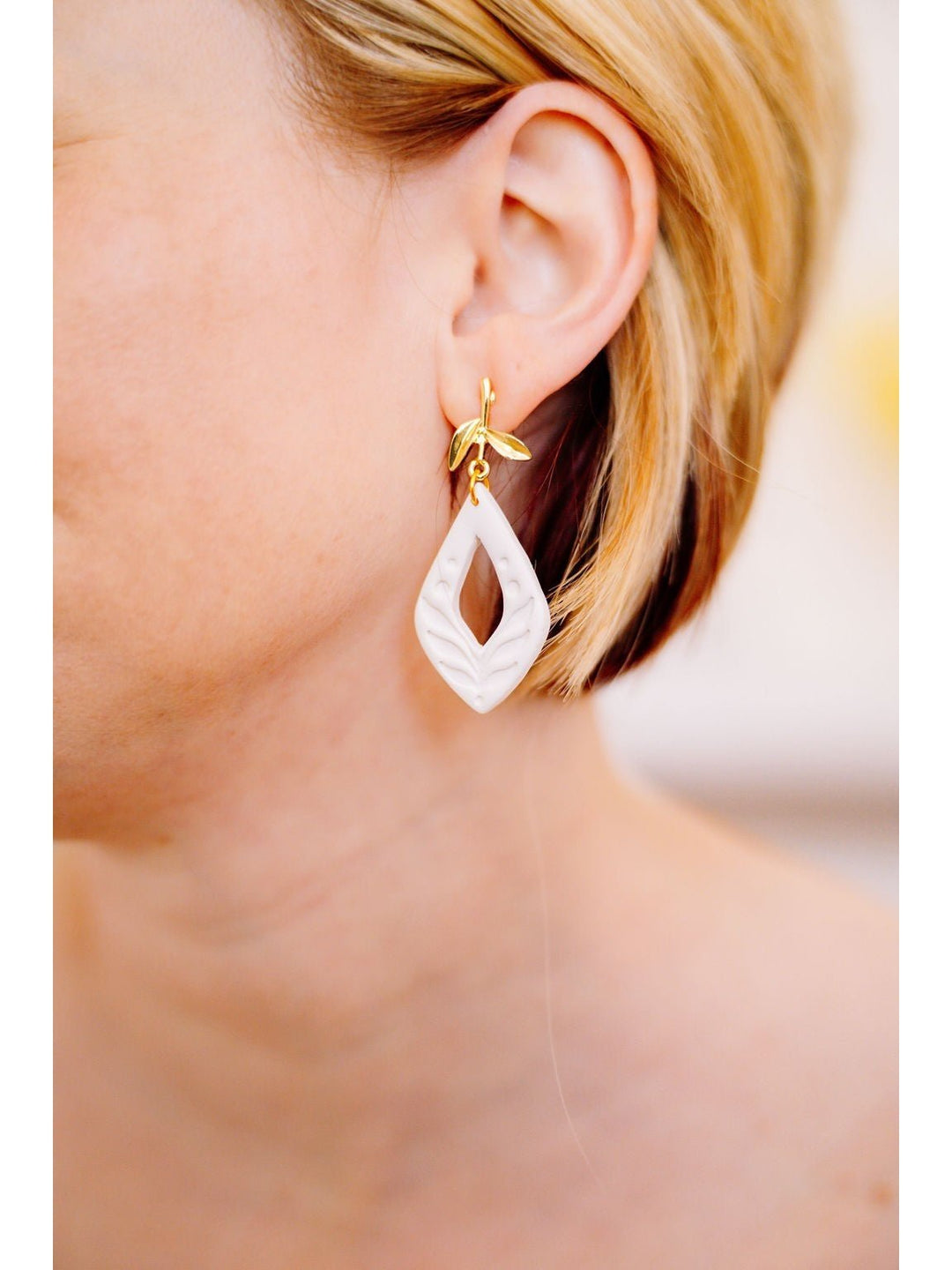 White Clay Leaf Dangle Earrings - Lolo Viv Boutique