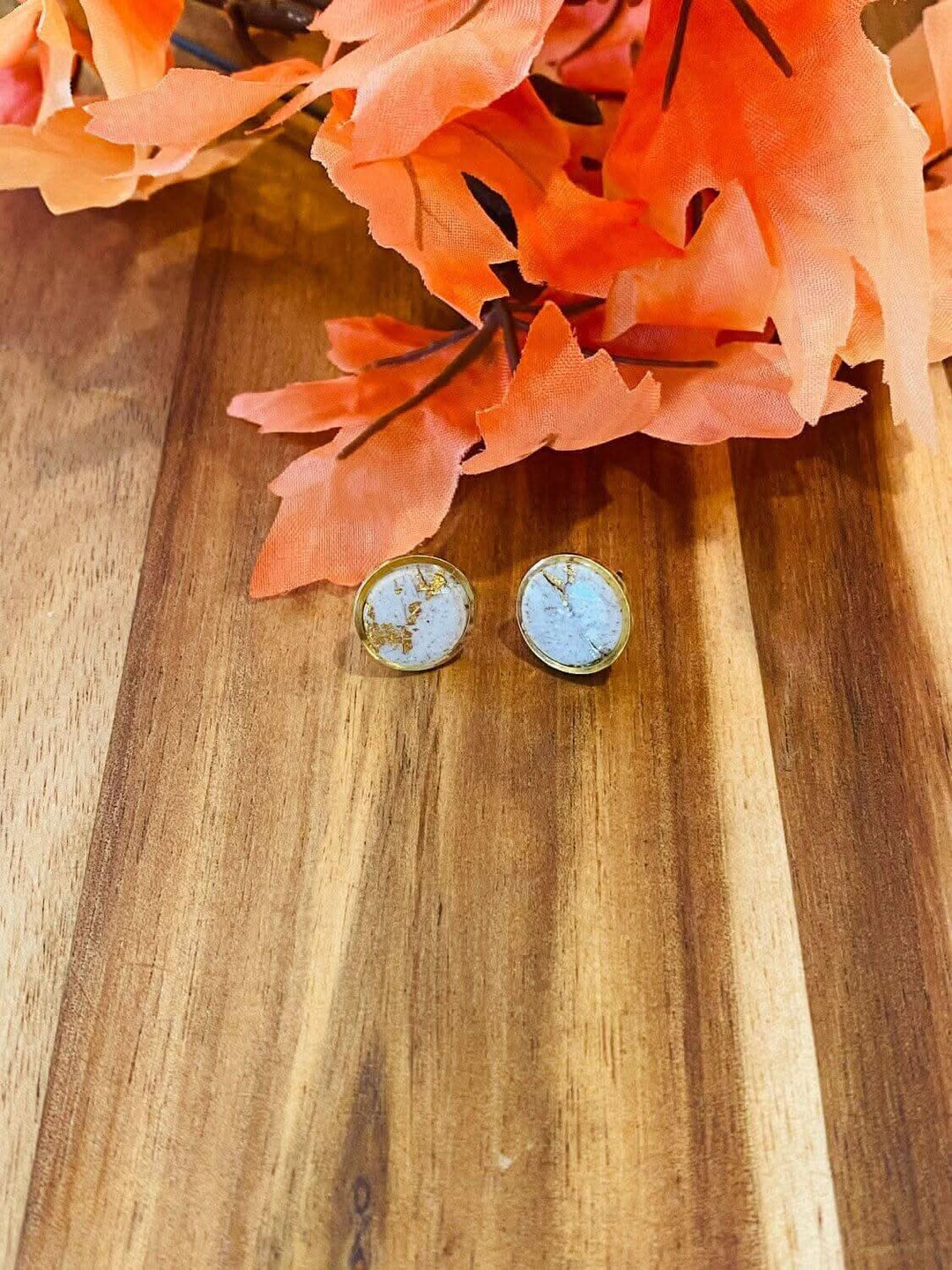 White & Gold Fleck Circle Stud Earrings - Lolo Viv Boutique